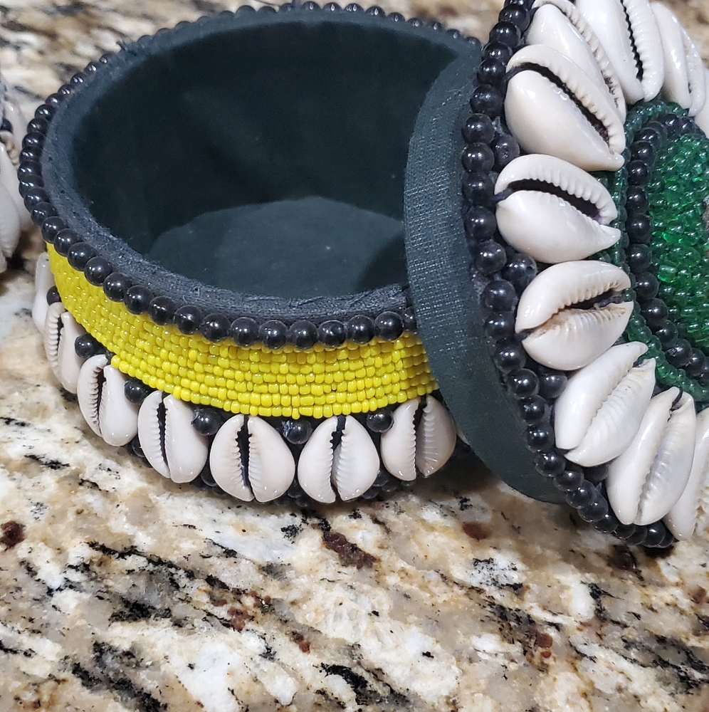 Cowrie Shells Trinket Tray - Picture 2 of 2